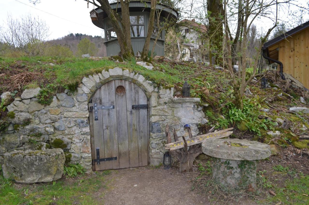 Apartma Nika Planina  Buitenkant foto